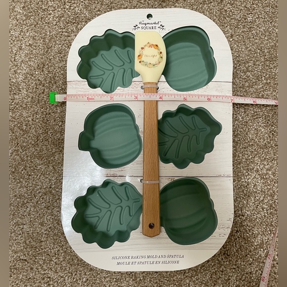 NWT Haymarket Square Fall Autumn Pumpkin Silicone Baking Mold and Mini Spatula - Picture 4 of 5